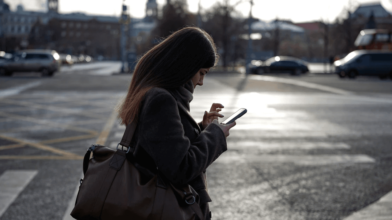 Mobile internet blackouts sweep Moscow, leaving residents feeling 'powerless'