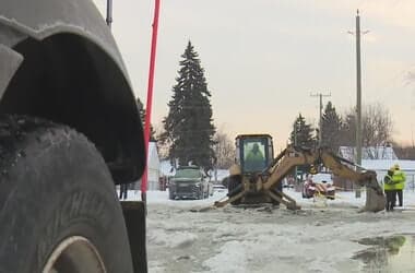 Metro Detroit residents experience water main breaks amid cold weather