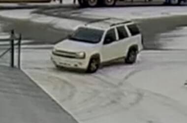 Bardstown Police asks public help in search for hit-and-run suspect