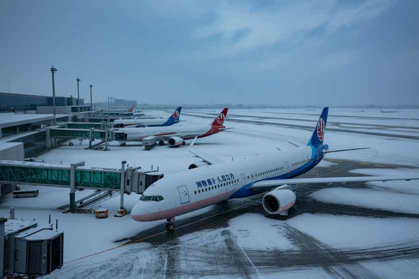 Hokkaido Snowstorm Disrupts Travel, Strands Thousands at New Chitose Airport